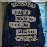 H01. Ladies' denim jacket. 